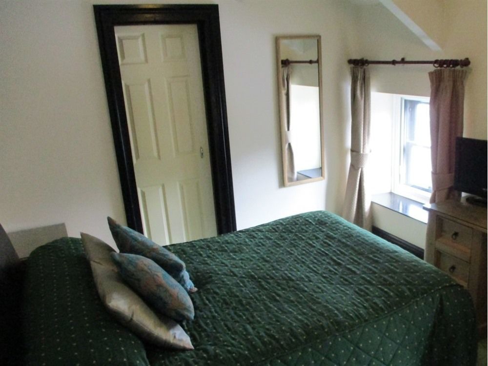 The County Hotel Haverfordwest Eksteriør bilde